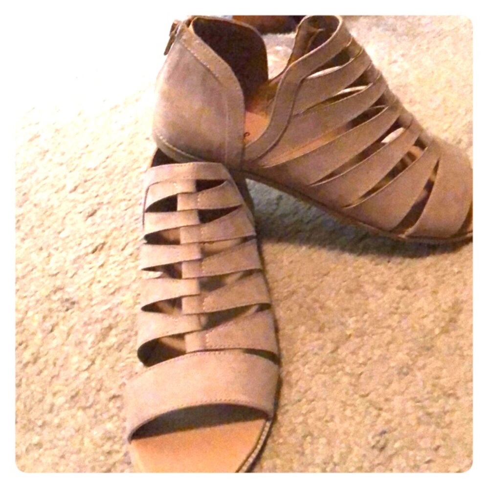 NEW Qupid Desmond Sandals